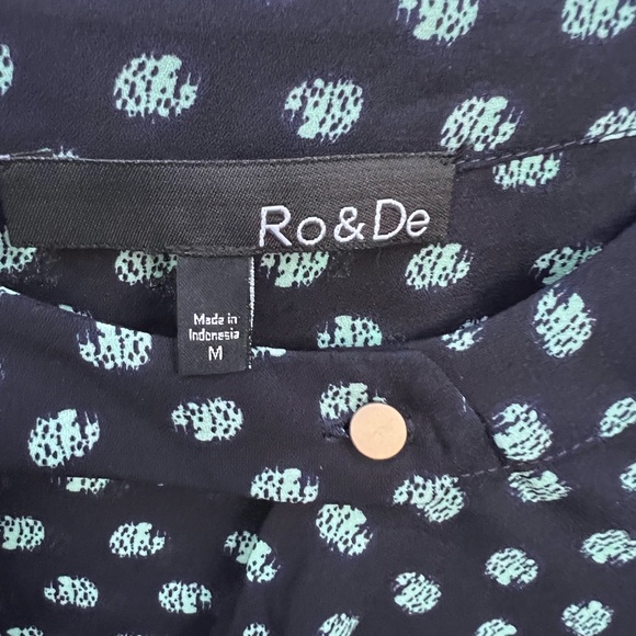 Ro & De Blouse Faux Wrap Top Light Blue Turquoise Print Long Sleeve: Size M - Picture 2 of 3